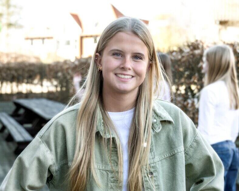 Da 15-årige Thea Jørgensen i en periode havde det rigtig skidt, fandt hun hjælp og forståelse i en af Esbjerg Kommunes trivselsgrupper for unge. Foto: Esbjerg Kommune
