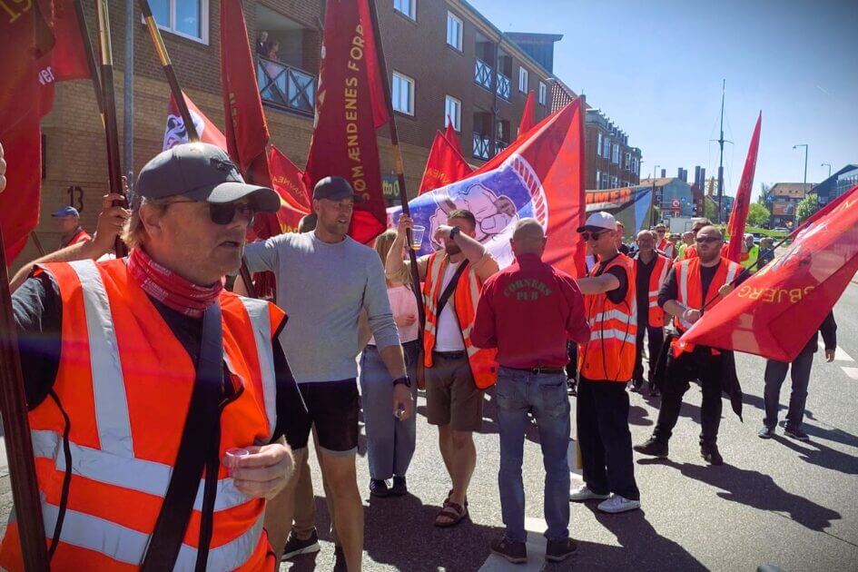 Peter Kleist (tv) i front for 3F'erne på vej mod gryden. Privatfoto.