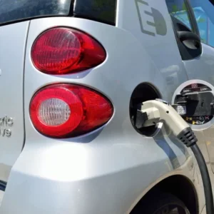 I slutningen af 2025 bliver det nemmere at lade elbilen op på rastepladserne Harte Nord og Harte Syd på Esbjergmotorvejen.