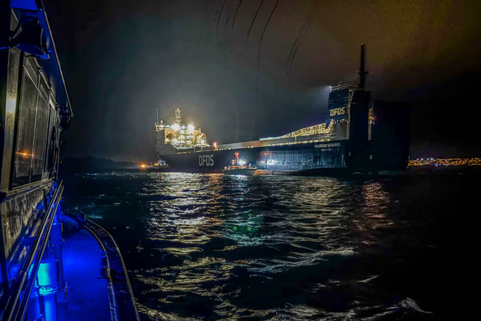 Finlandia Seaways grundstødte i november i fjor. Foto: Hændelsen skete torsdag aften. Foto: RS Horn Rescue.