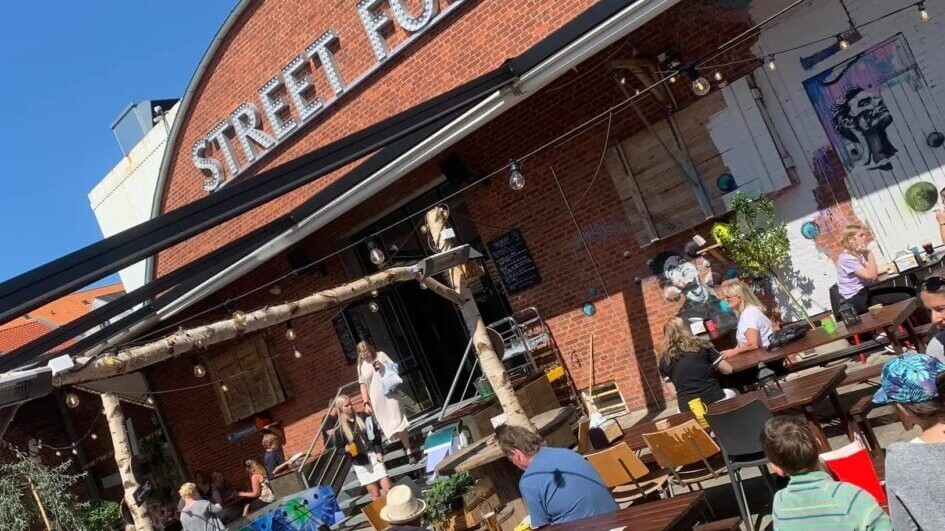 Gårdhaven ved Esbjerg Street Food ud mod Borgergade. Arkivfoto.
