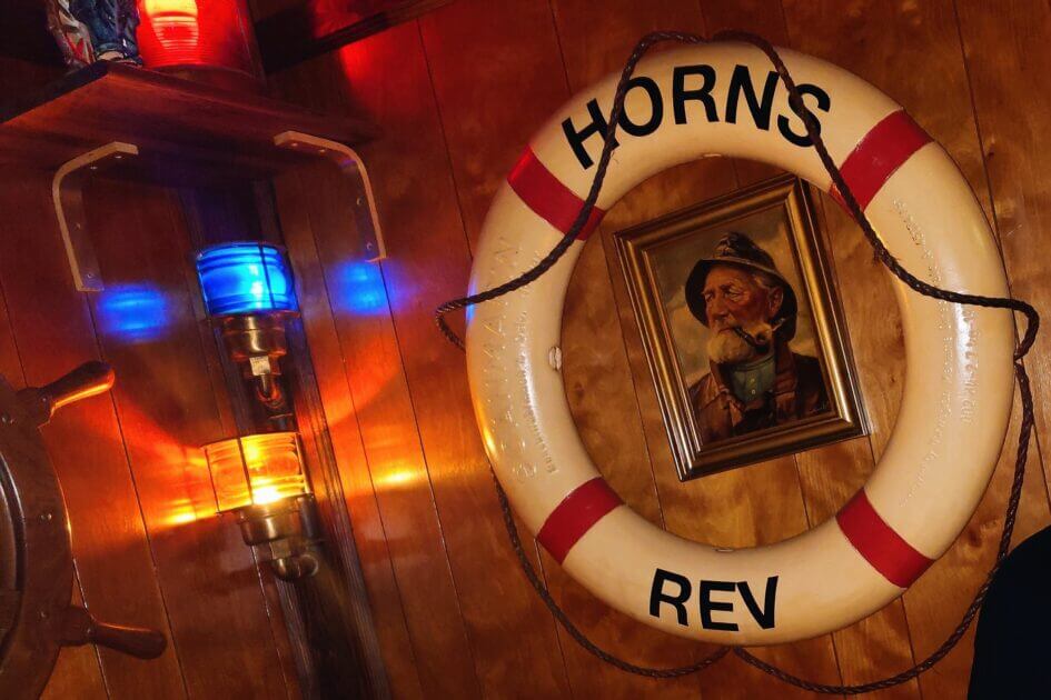 Efter Sydvesten er lukket, er Horns Rev det sted i byen med mest maritim memorabilia. Foto: Fjodor Pedersen.