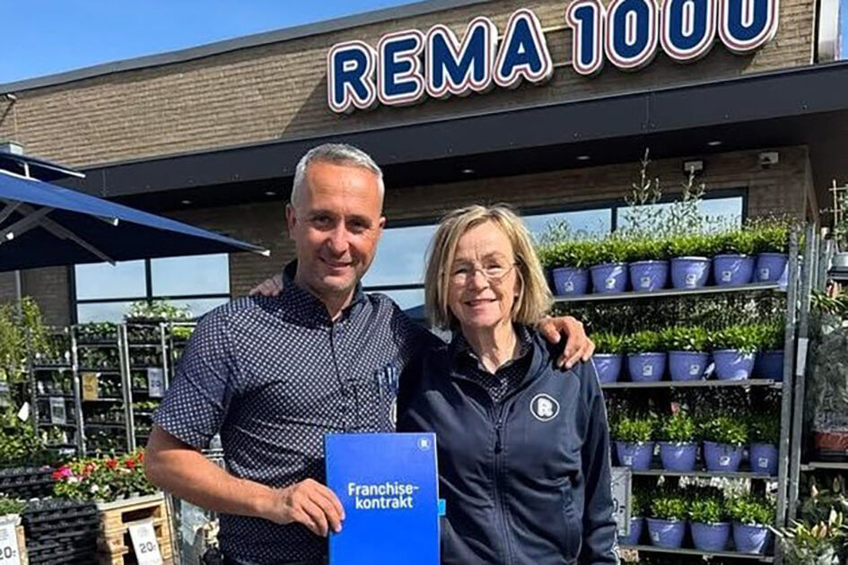 Købmand Armin Grizovic og regionschef i Rema 1000 Danmark, Pernille Daae Krøyer. Privatfoto.