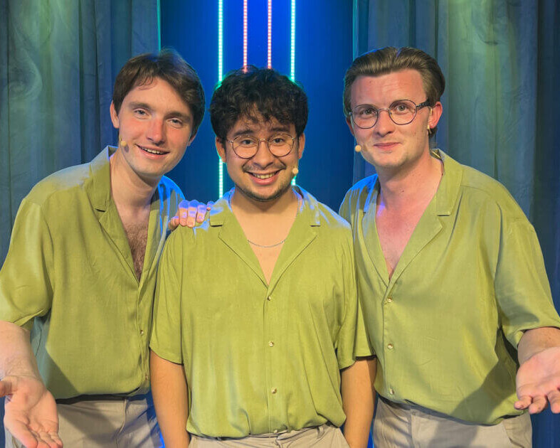 Daniel Lassen Mads Gregersen og Frederik Knudsen er klar til syvende omgang revy. Foto: Tyge Skov Lawaetz.
