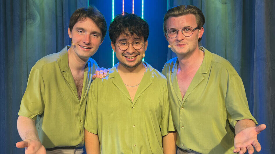 Daniel Lassen Mads Gregersen og Frederik Knudsen er klar til syvende omgang revy. Foto: Tyge Skov Lawaetz.