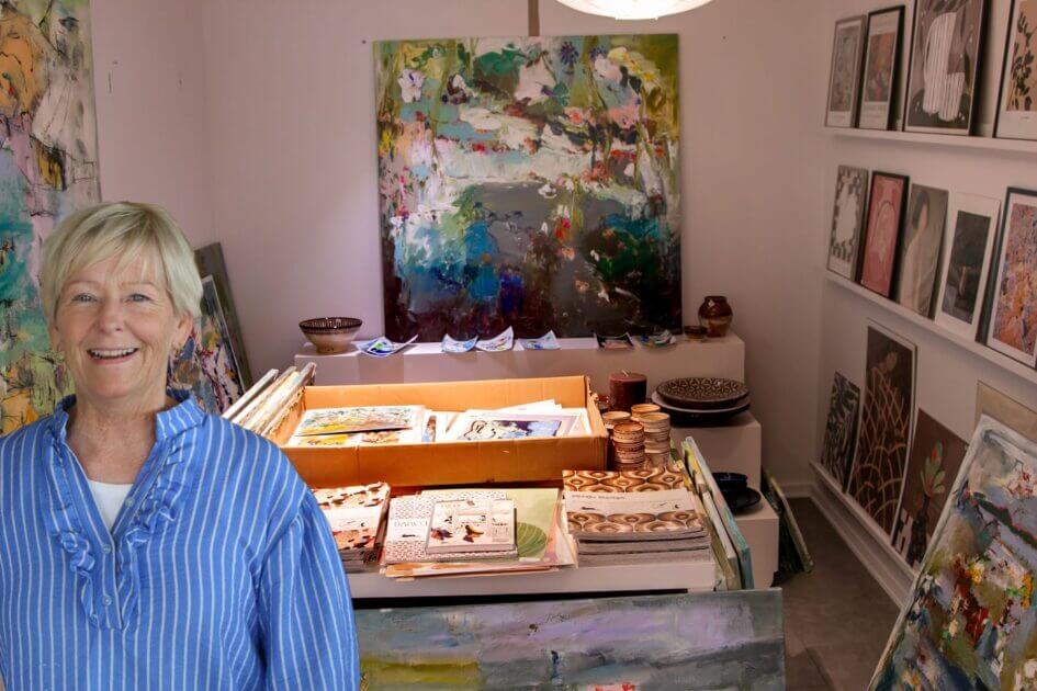 Tina Asmussen har drevet selvstændig butik i mange år på en anden adresse, men er nu gået sammen med svigerdatteren om Krea House. Foto: Johnny Tauman.