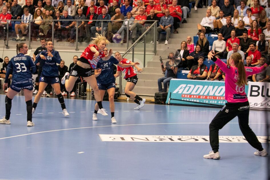 Der skal noget til for at passere Alhea Reinhardt i Odense-målet. Arkivfoto: Johnny Tauman.