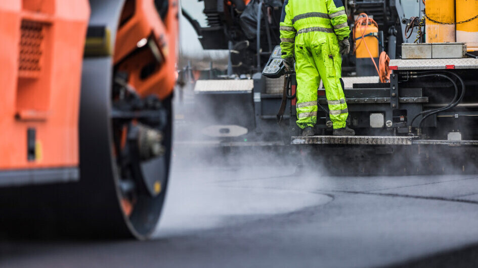 Trafikanterne kan se frem til en bedre køreoplevelse, når asfaltarbejdet er afsluttet. Foto: Vejdirektoratet