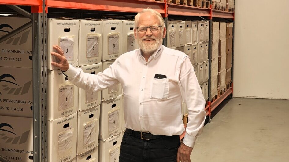 Adm. direktør Henning Kirkegaard på Dansk Scannings papirlager, som rummer mere end 100 mio. dokumenter