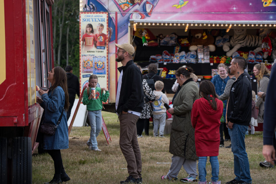 Cirkus er i byen! Engang var det en stor ting, men i dag skal der meget til at begejstre. Arenas to forestillinger var næsten udsolgte. Foto: Fjodor Pedersen.