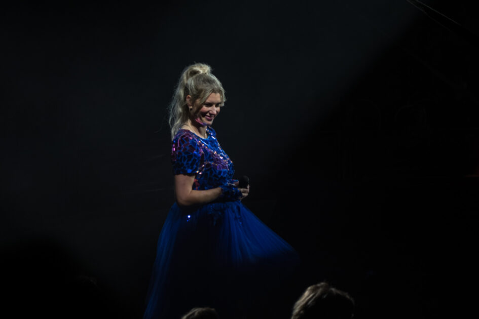Cirkusprinsessen Malene Qvist gav Bubber kam til sit hår. Foto: Fjodor Pedersen.