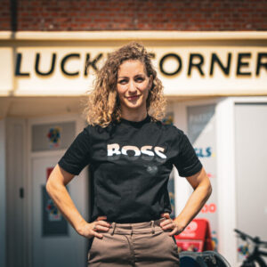 33-årige SArah Smedegaard har overtaget den kendte kiosk og spillehal pr 1. juni. Foto: Fjodor Pedersen.