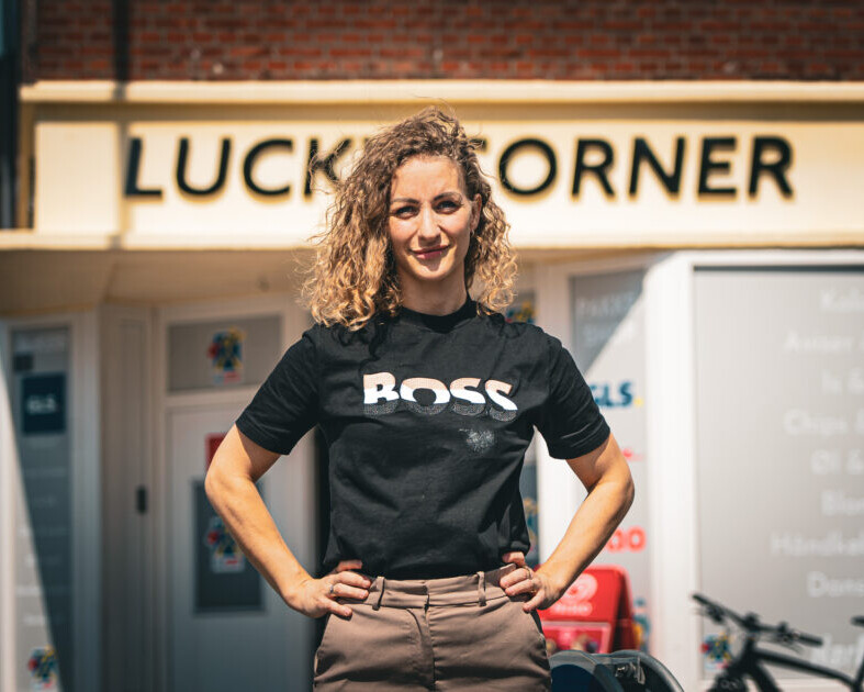 33-årige SArah Smedegaard har overtaget den kendte kiosk og spillehal pr 1. juni. Foto: Fjodor Pedersen.