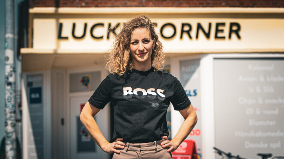 33-årige SArah Smedegaard har overtaget den kendte kiosk og spillehal pr 1. juni. Foto: Fjodor Pedersen.
