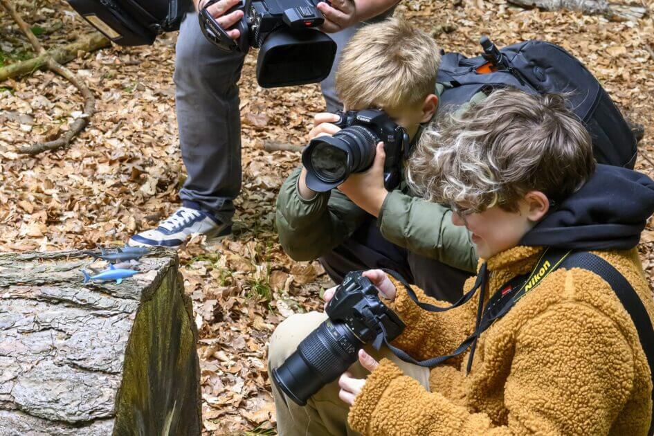 Optagelserne er i fuld gang – her under en fotoudflugt i Dyrehaven. Foto: Esbjerg Fotoklub.