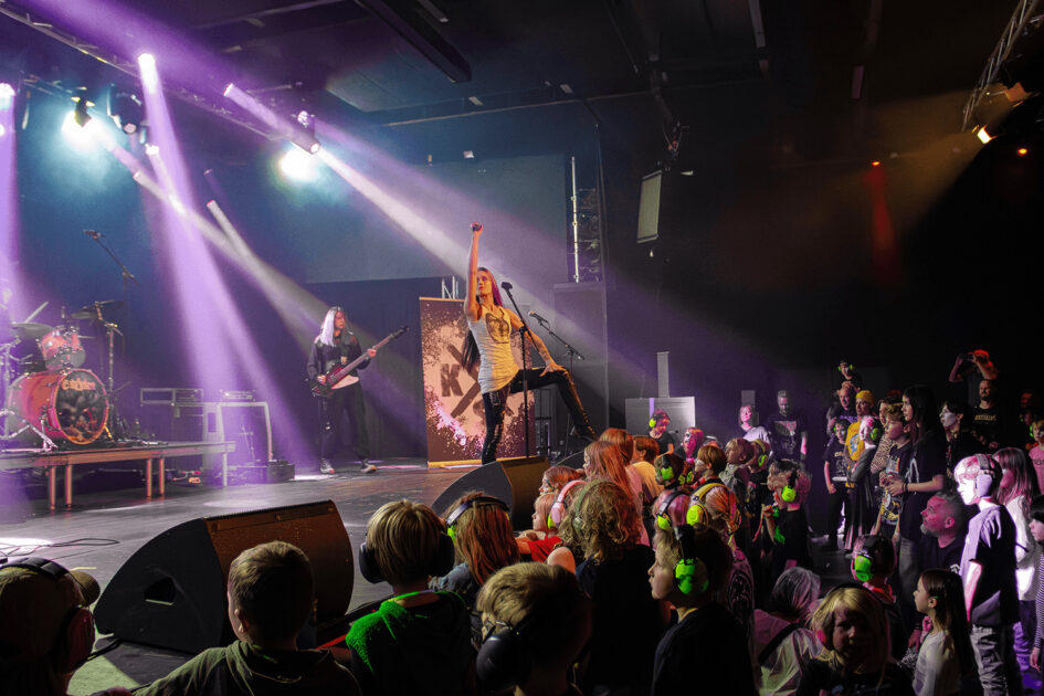Børnenes Metalfestival på Posten i Odense. Foto: Mitt Brønsholt.