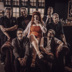 Mojo Hands anno 2025: Zenia Levring Madsen (vokal), Bo Møller (guitar og vokal), Rasmus Grønborg (keyboards), Lars Thomsen (bas), Erik Lodberg (trommer og percussion), H.C. Erbs (trompet) og Christoffer K. Find (saxofoner). Foto: Lars Thomsen.