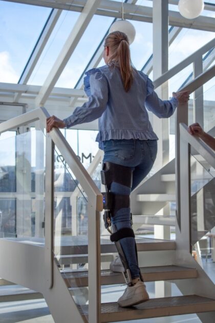 På trods af de store teknologiske fremskridt er kendskabet til mikroprocessorstyrede knæled stadig begrænset blandt både fagpersoner og borgere. Foto: ForMotion Bandagist.
