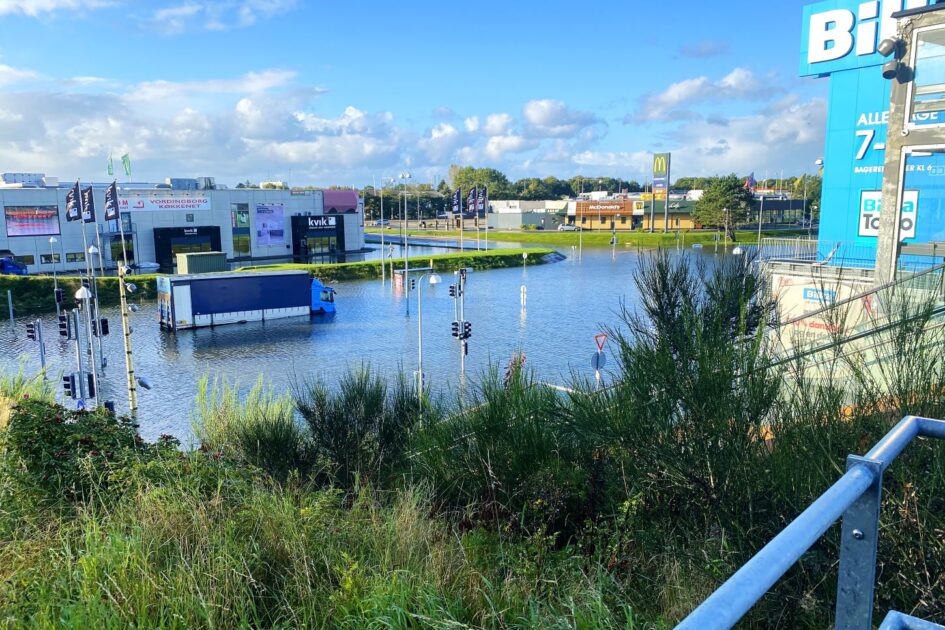 Sådan så det ud efter det voldsomme skybrud en fredag eftermiddag i september. Arkivfoto: Johnny Tauman.