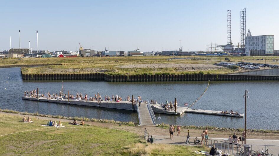 Lørdag den 7. juni indvies Aqtiv - det nye samlingssted for havbad og vandsport i lagunen ved Esbjerg Strand. Foto: Esbjerg Kommune.
