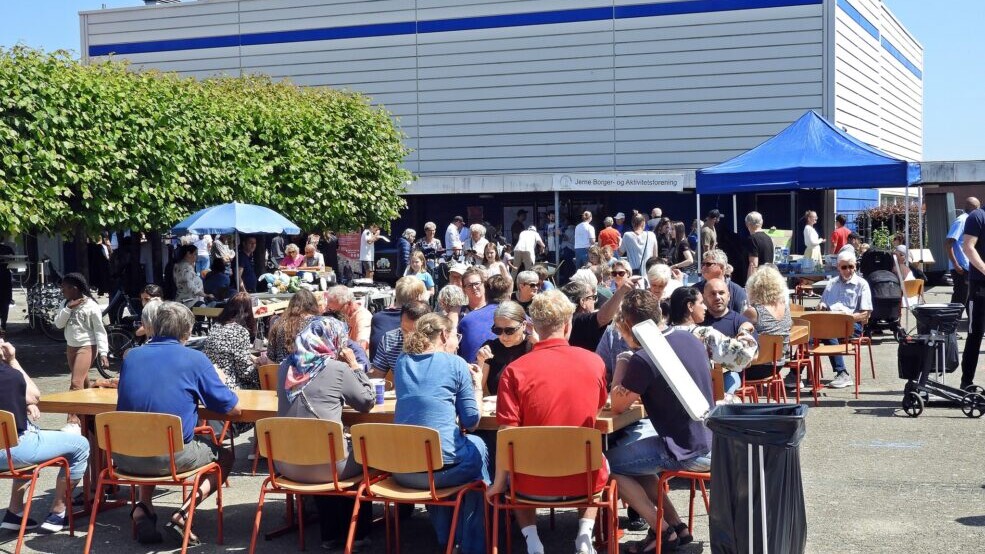 Mange hundrede deltog i Jernes bazardag 2025. Foto: Per Benny Paulsen.