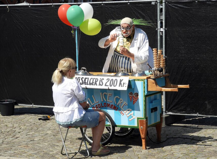 Mange hundrede deltog i Jernes bazardag 2025. Foto: Per Benny Paulsen.