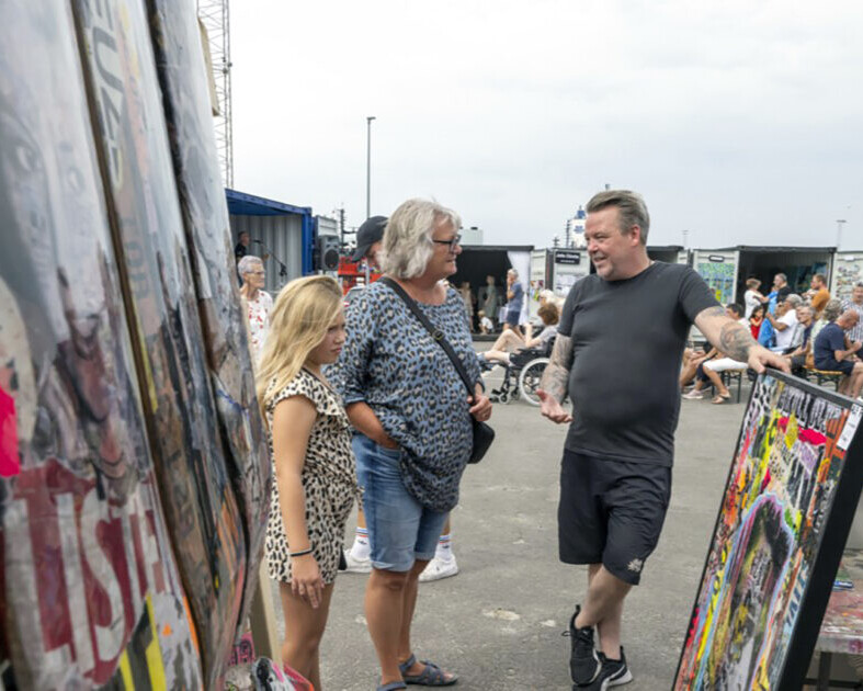 Containerkunst på havnen. Her Alf P. (th) fra et tidligere år. PR-foto.