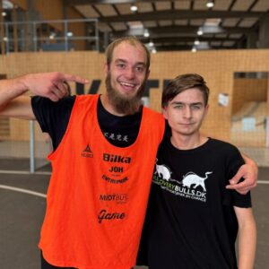 Fodbold for Sjov er en af mange aktiviteter i Esbjerg som Recovery Bulls tilbyder. Pressefoto.