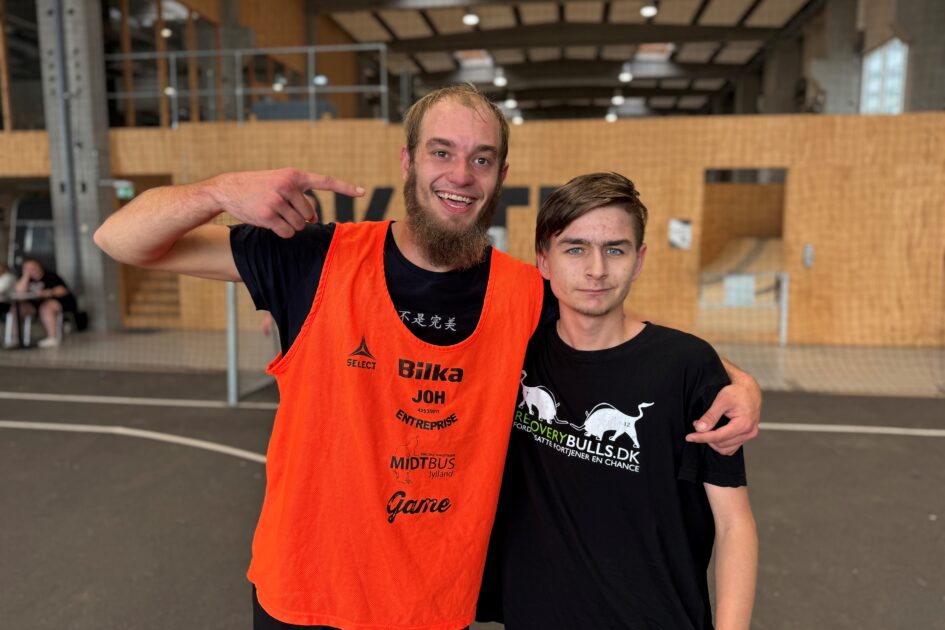 Fodbold for Sjov er en af mange aktiviteter i Esbjerg som Recovery Bulls tilbyder. Pressefoto.