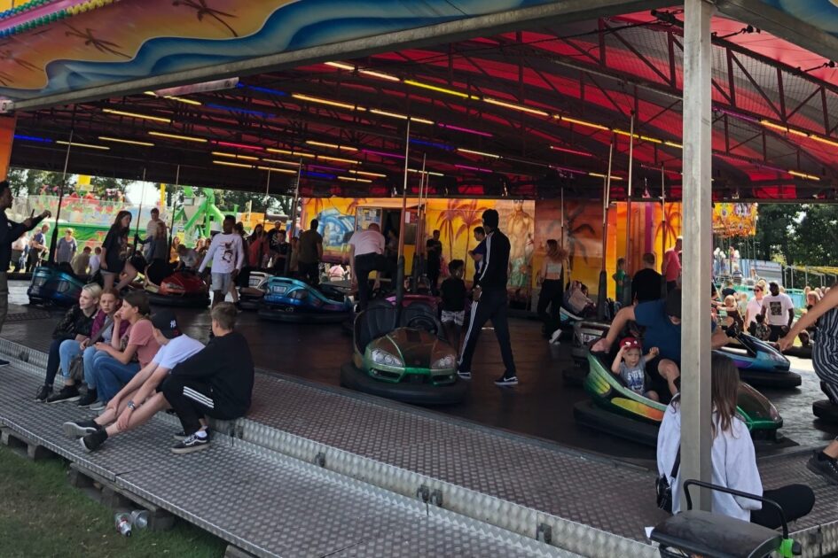 Radiobiler i Nordisk Tivolipark. PR-foto.