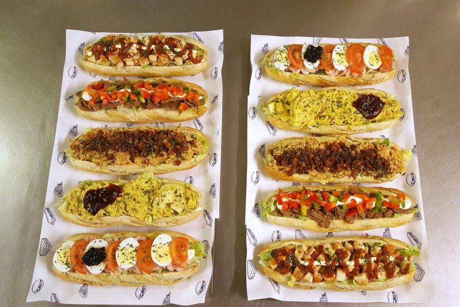 Sandwich fra Lækkerbiksen er noget af en lokal klassiker. Med BBQ, gyros, æg og rejer eller høns mv. Privatfoto.