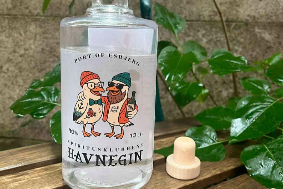 Etiketten på Spiritusklubbens Havnegin er designet af Kasper Wetendorf Færgemann. PR-foto.