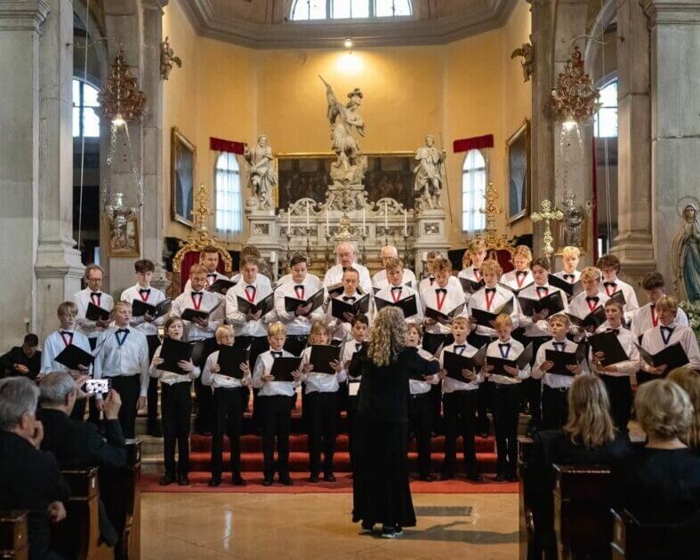 Her ses koret ved et stort internationalt kortræf i udlandet. Foto: Musica Sacra.