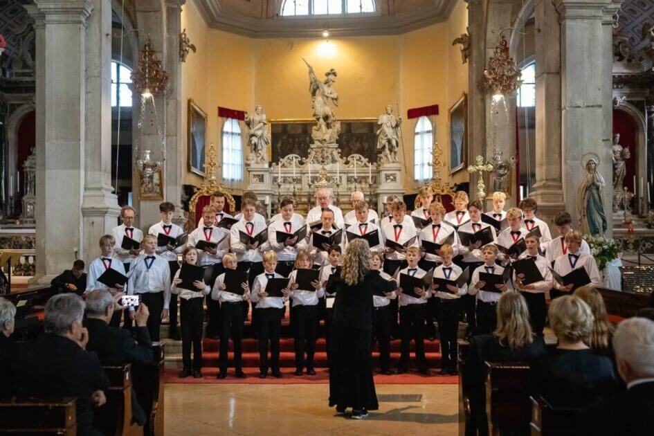 Her ses koret ved et stort internationalt kortræf i udlandet. Foto: Musica Sacra.