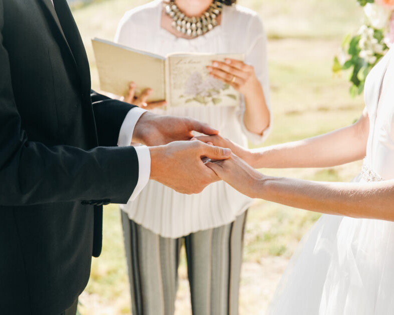 Der bliver ikke sagt ja så ofte i landets kirker som tidligere. Genrefoto.