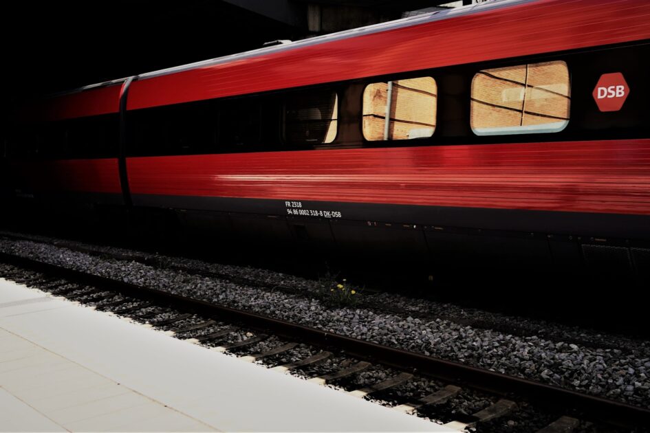 DSB IC3-tog i fart. Foto: Fjodor Pedersen.