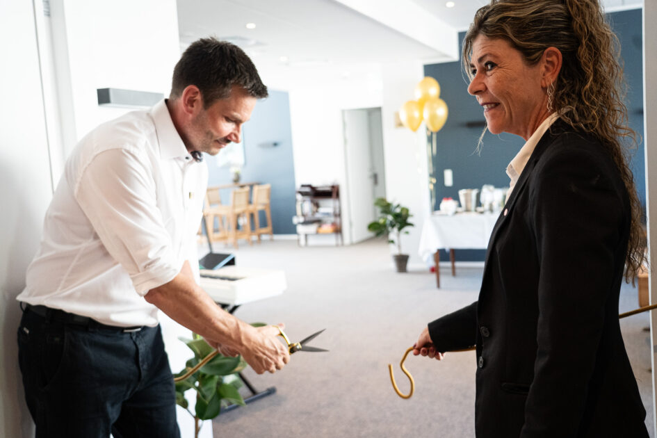 Thorbjørn Birkelund, hotelchef på Ansgar, endte med at måtte klippe snoren selv. Foto: Fjodor Pedersen.