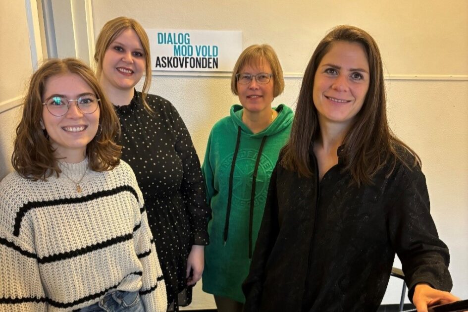 De fire på kontoret i Esbjerg. Tre psykologer og en administrativ medarbejder. Privatfoto.
