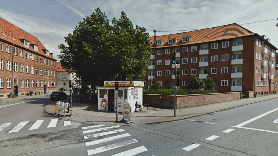 Hjørnet med Nillers Pølsevogn i juli 2017. Arkivfoto.