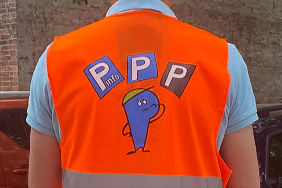 Esbjerg Kommune sender guider på gaden for at sikre en tryg og god parkeringsoplevelse i højsæsonen. Pressefoto.