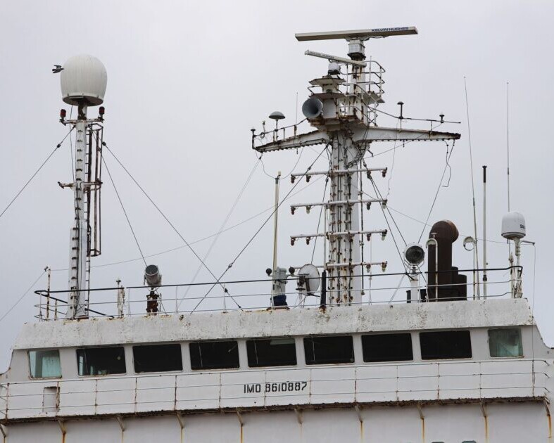 13. juni: Master og andet udstyr afmonteres. Foto: Johnny Tauman.