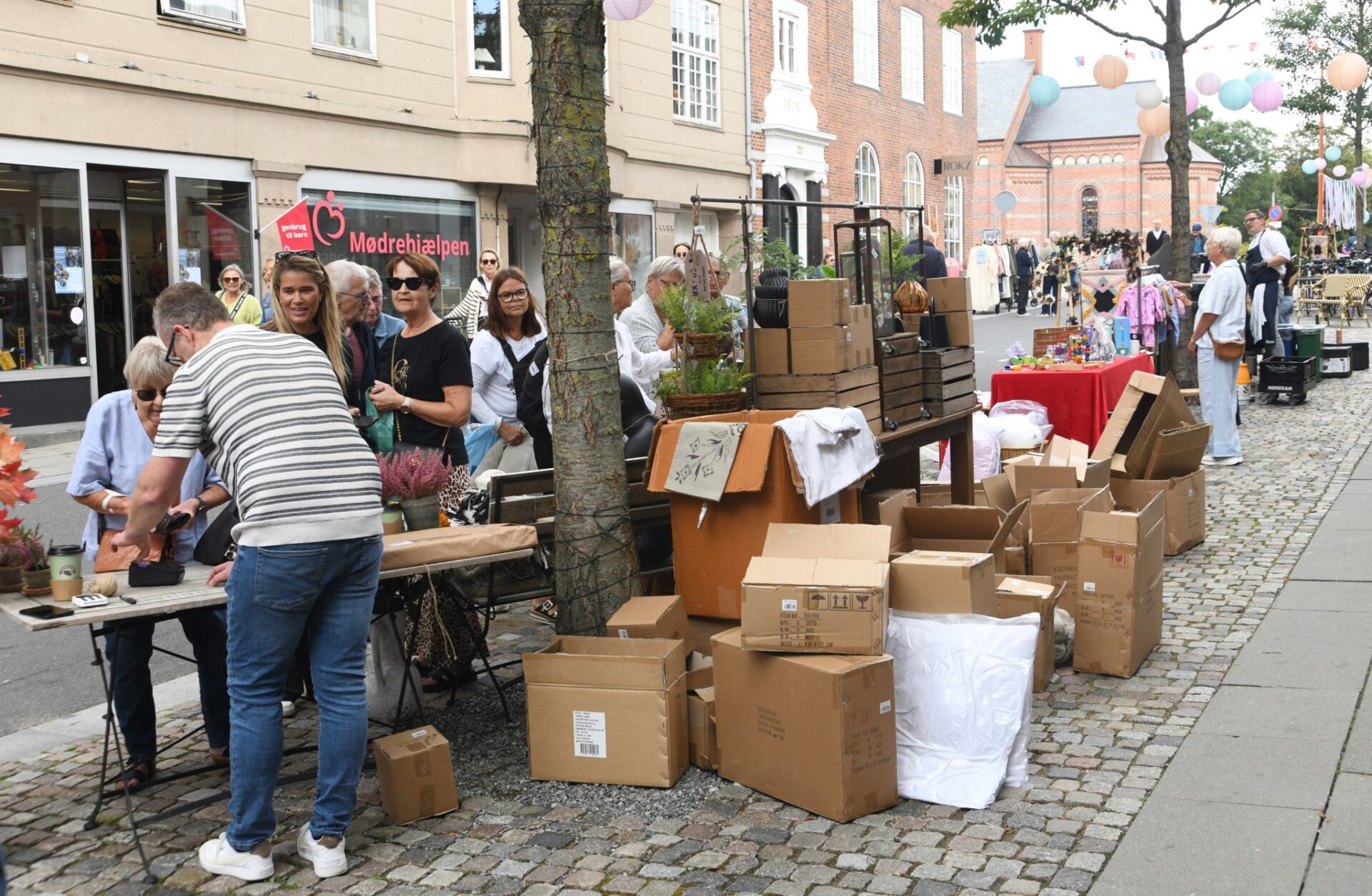 Markedsdag i Kirkegade, 2025. Foto: Peter Langwithz Smith.