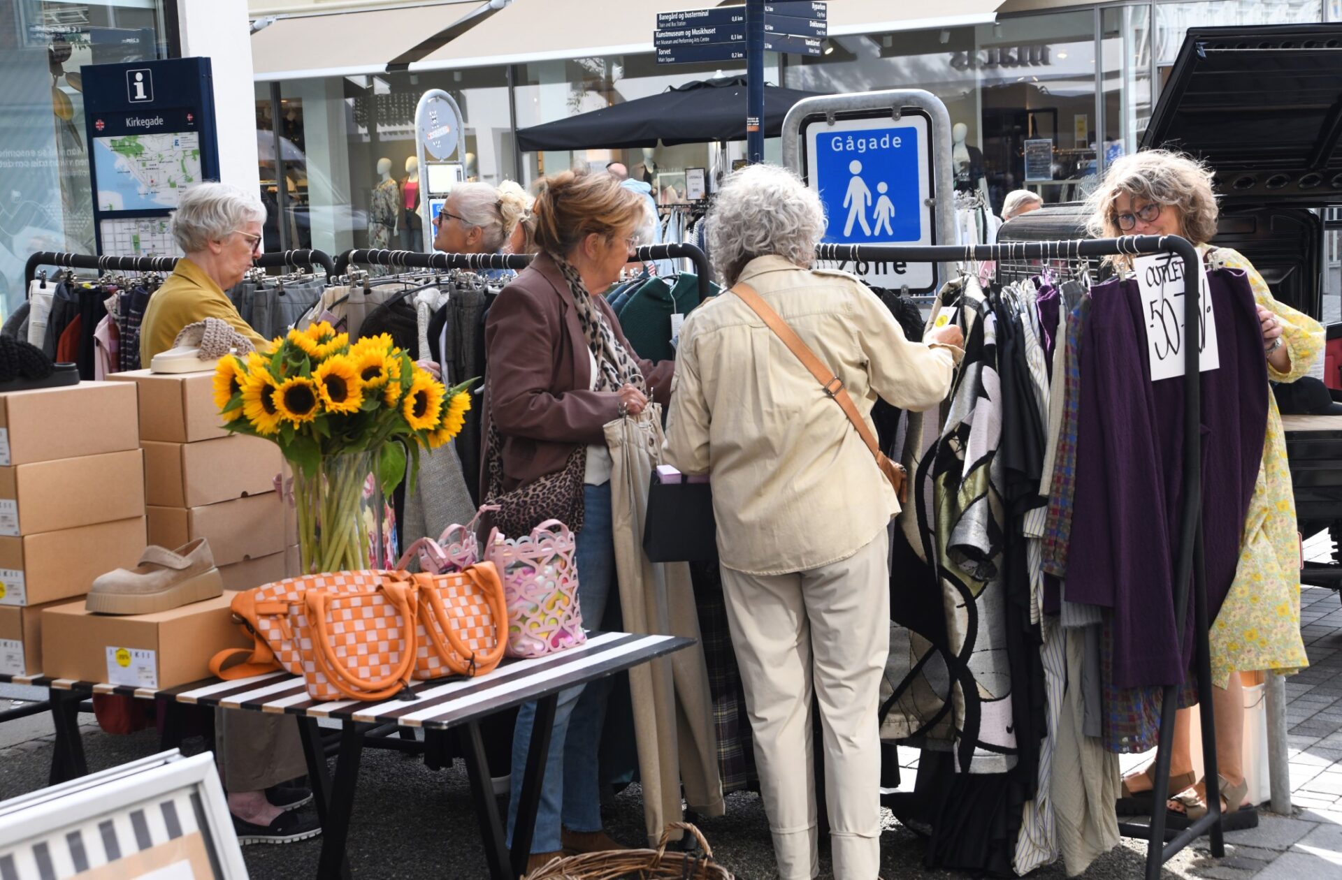 Markedsdag i Kirkegade, 2025. Foto: Peter Langwithz Smith.