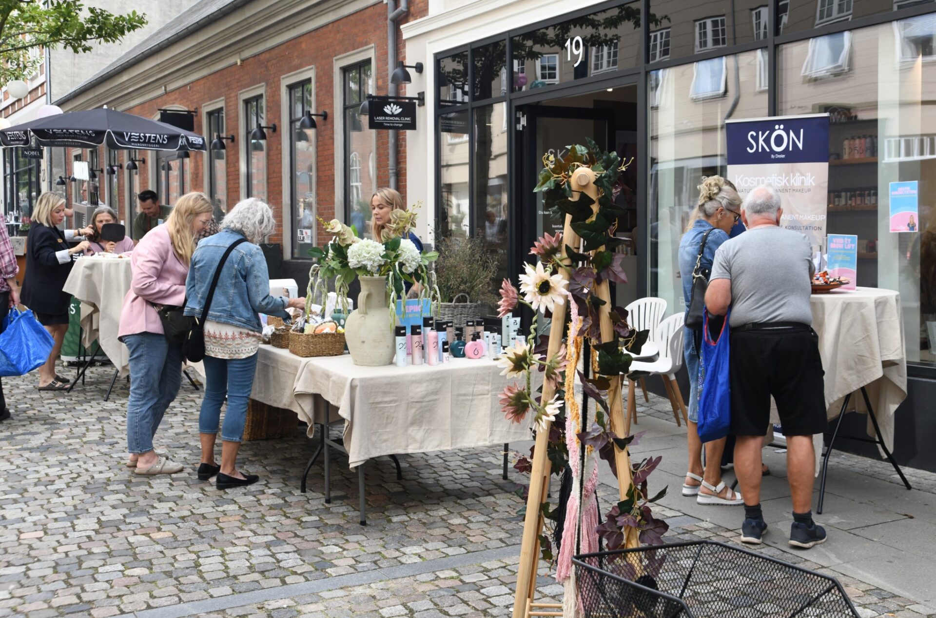 Markedsdag i Kirkegade, 2025. Foto: Peter Langwithz Smith.