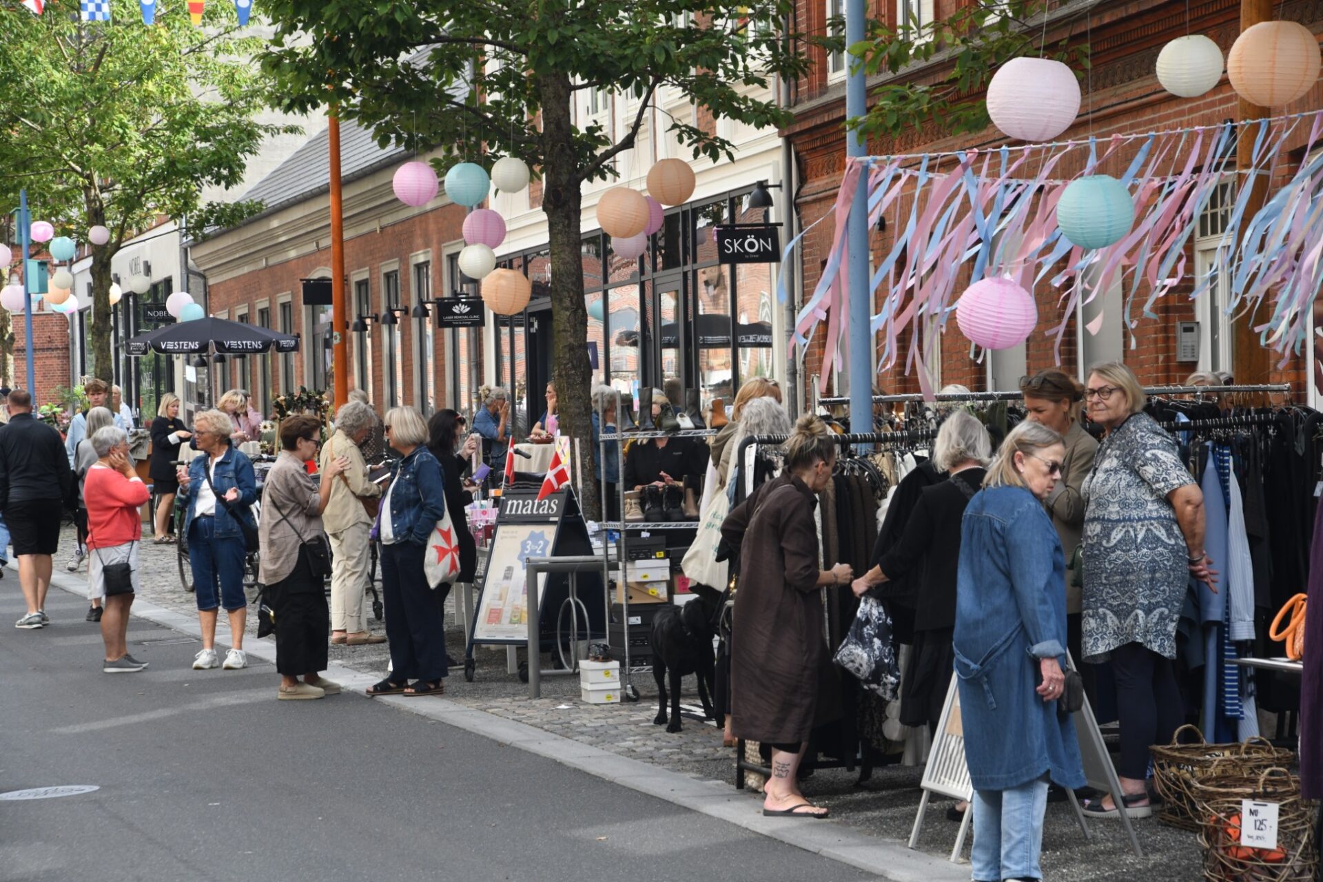 Markedsdag i Kirkegade, 2025. Foto: Peter Langwithz Smith.