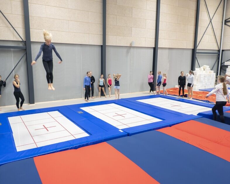 Bakkeskolens spring- og teamgym-linje får fast træningssted i den nye springhal. Foto: Esbjerg Kommune.