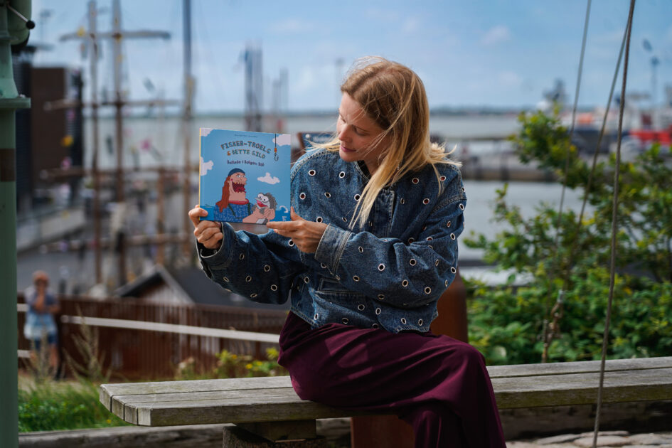 "Fisker-Troels & Bette Sild - Ballade i bølgen blå" udkom i juni. Foto: Fjodor Pedersen.