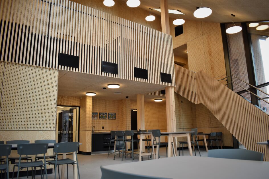 Brugerne har deltaget i udformningen af varmestuen, som åbnede i 2023, og det har givet en anderledes varmestue, ifølge Realdania. Arkivfoto.
