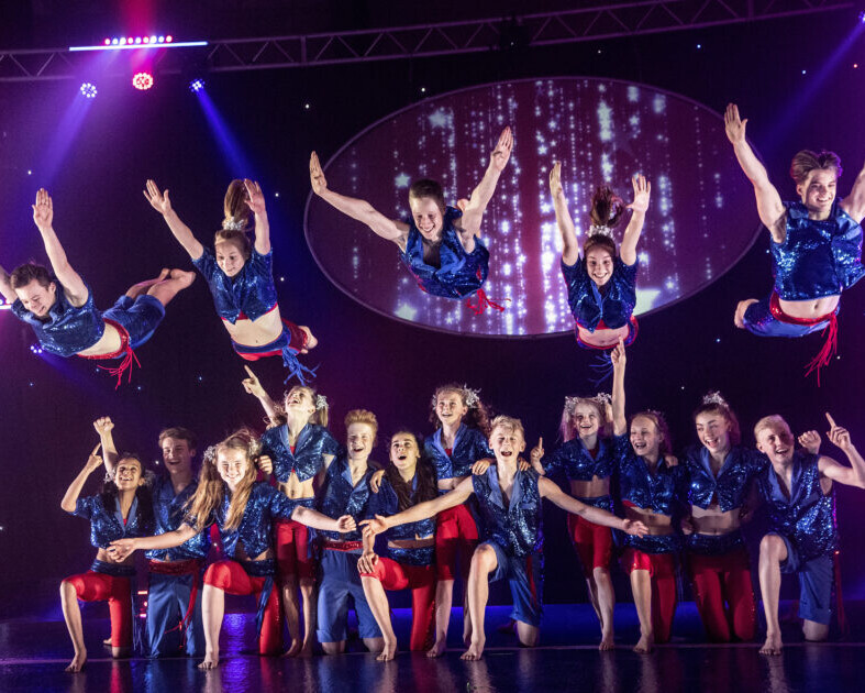Flying Superkids rammer snart Esbjerg. Pressefoto.