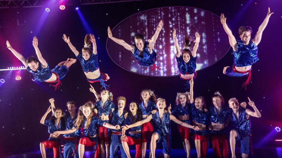 Flying Superkids rammer snart Esbjerg. Pressefoto.